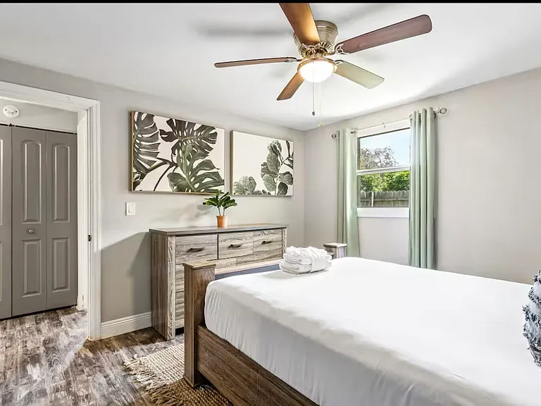 1010 E Knollwood St — Photo 13