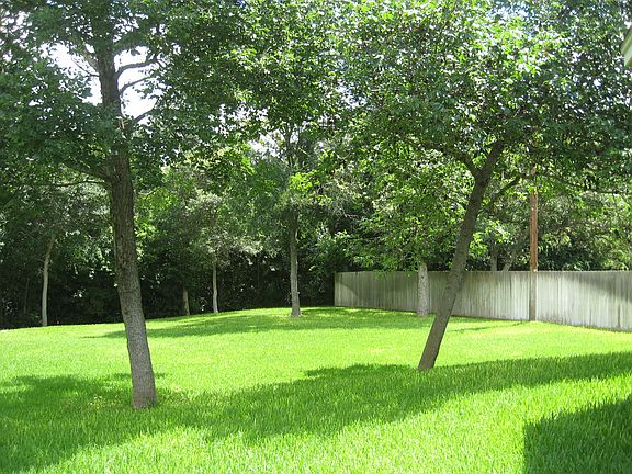 5th image of 2810 Slough Dr