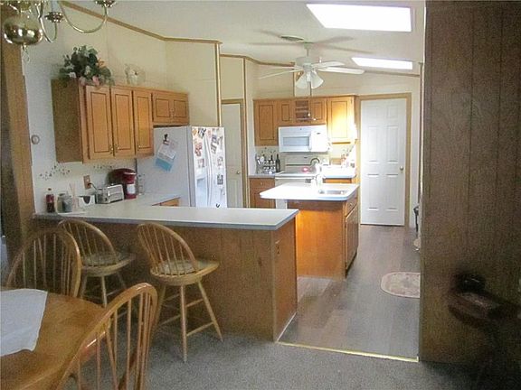 5th image of 90 Sherwood Valley Ln