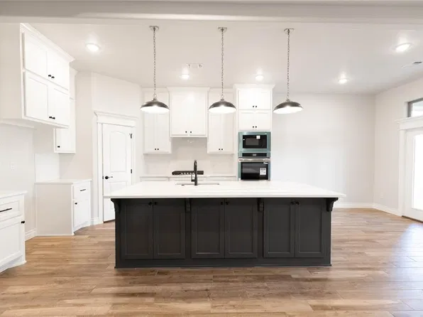 11113 NW 90th St, Yukon, OK 73099