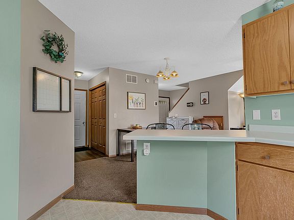 4th image of 939 Cypress Rd #41
