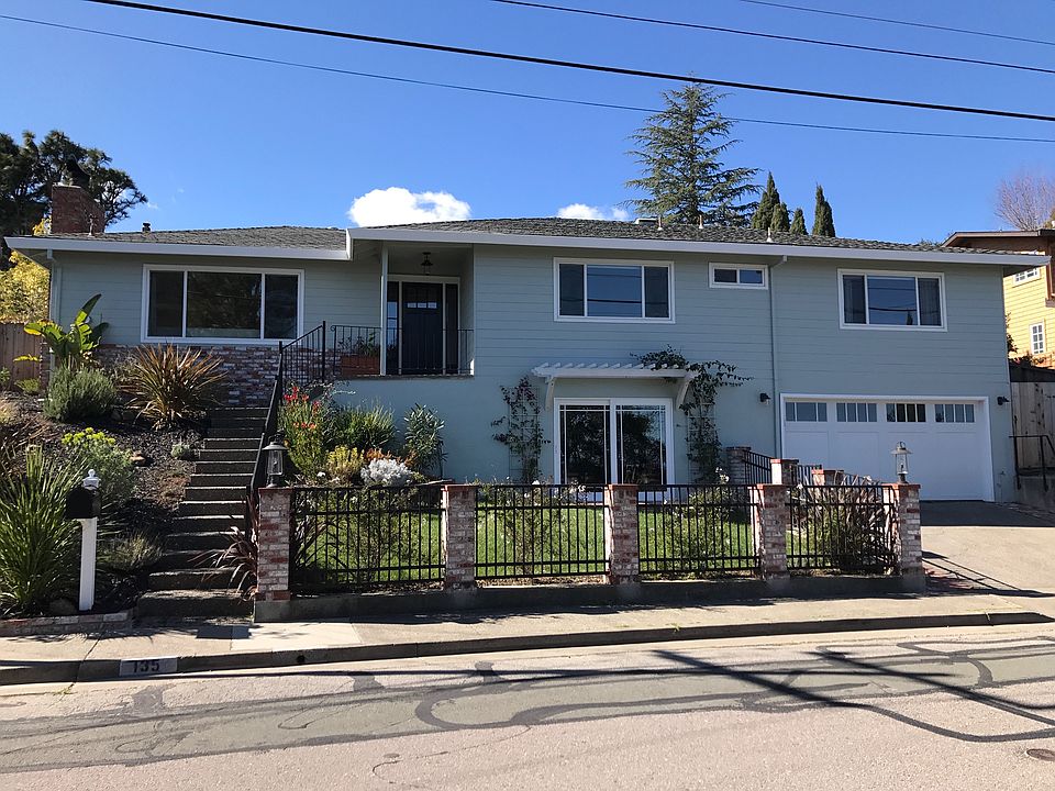 1st image of 135 Oak Springs Dr