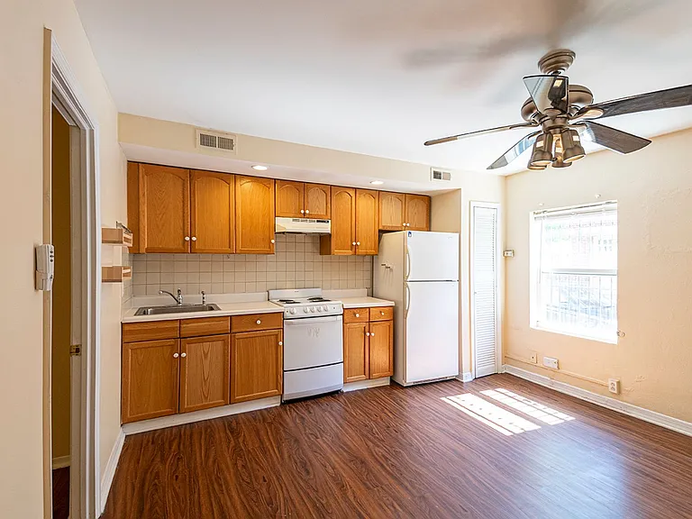 1635 E Passyunk Ave — Photo 14