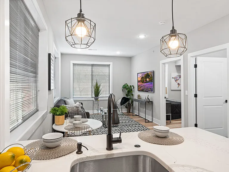 Gorgeous New Diamond St Construction Boasting Luxury Finishes — Photo 49
