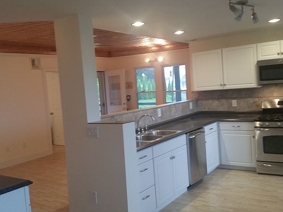 5th image of 134 Furnace St