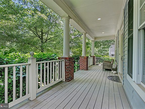 3rd image of 302 Trotter Farm Dr