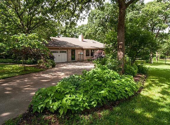 3rd image of 1209 Hillview Dr