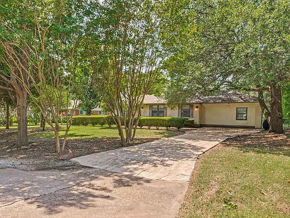 2nd image of 237 Southwood Dr