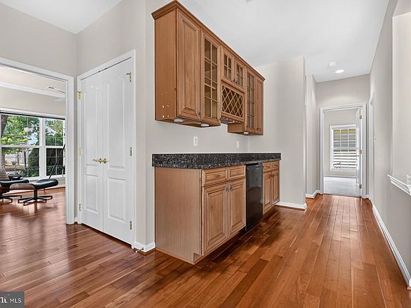 5th image of 103 Opera Ct
