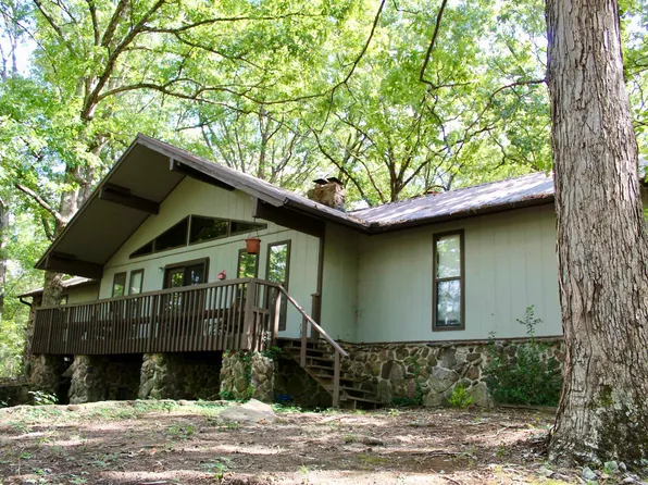 106 Fairway St, Bald Knob, AR 72010