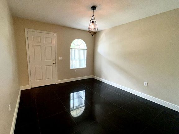 5th image of 7879 Country Chase Ave