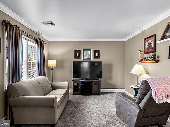 2nd image of 419 Delview Ln