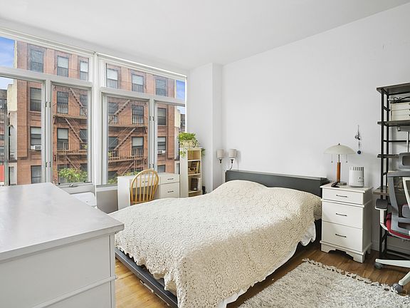 5th image of 333 E 109th St APT 3B