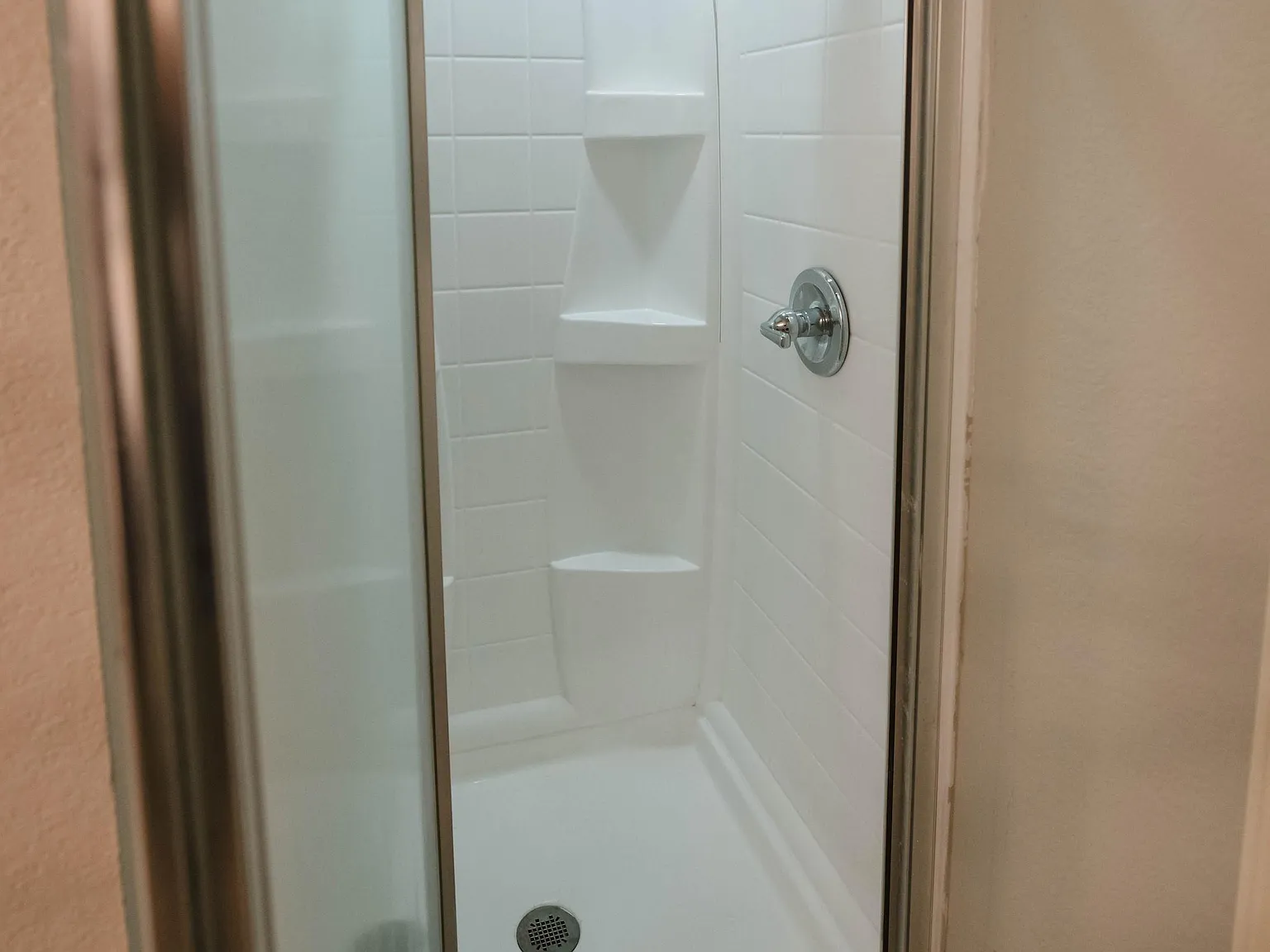 4 bed, 2.0 bath, 1943 sqft, $905 — Photo 4