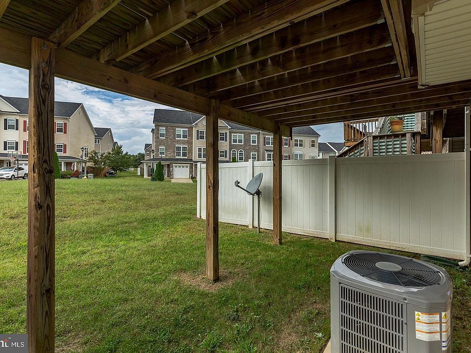 1st image of 45587 Catalina Ln