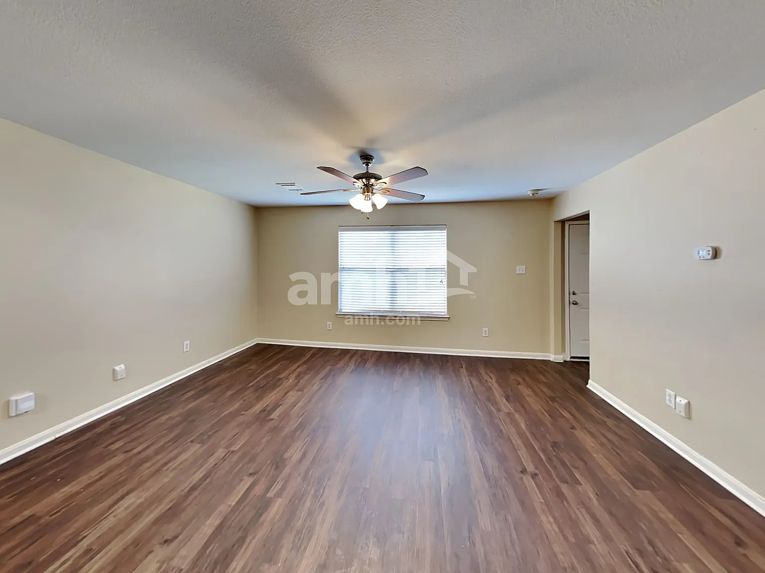 3 bed, 2.0 bath, 1410 sqft, $1,785 — Photo 4
