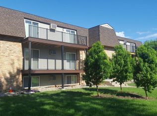 418 Allan Ave APT 3, North Mankato, MN 56003