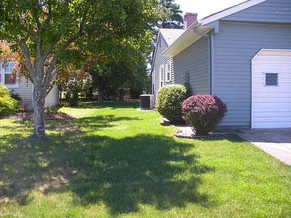 4th image of 43 Prince Charles Dr