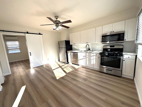 3rd image of 713 1/2 Magnolia Ave