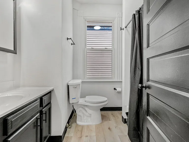 115 W Cherryhill St — Photo 10