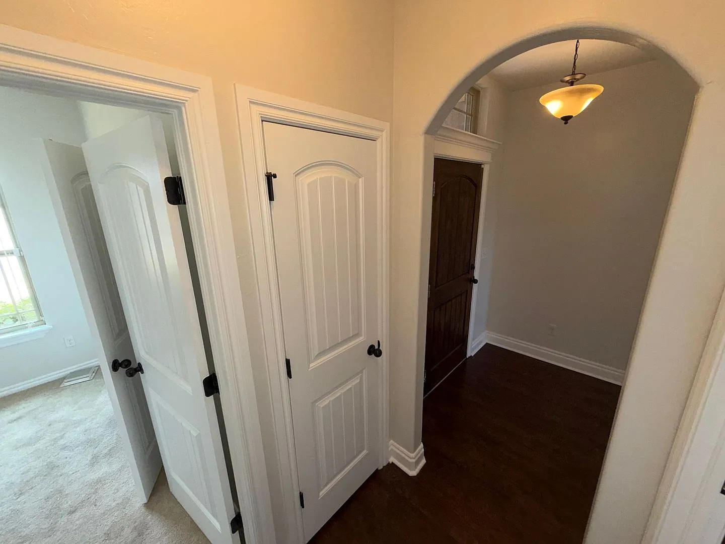 Very nice 3 bedroom home available now — Photo 4