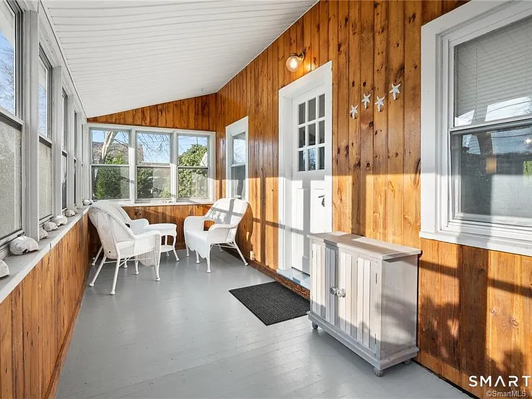 121 Shore Rd — Photo 23