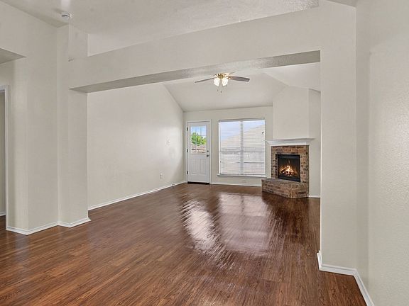 4th image of 115 Windsor