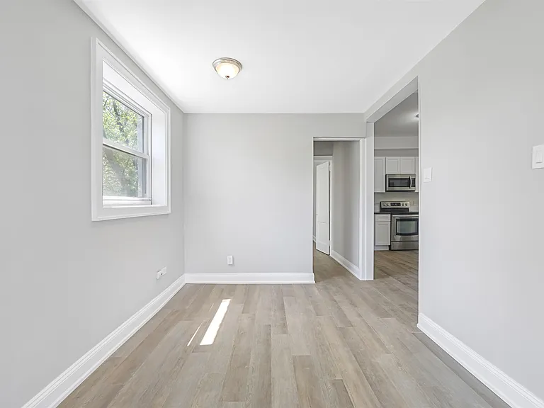 935 Boulevard E #2 — Photo 7