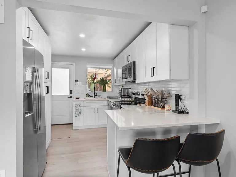 3455 W 21st Ave — Photo 3