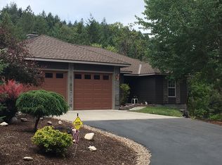 195 Surrey Dr, Grants Pass, OR 97526