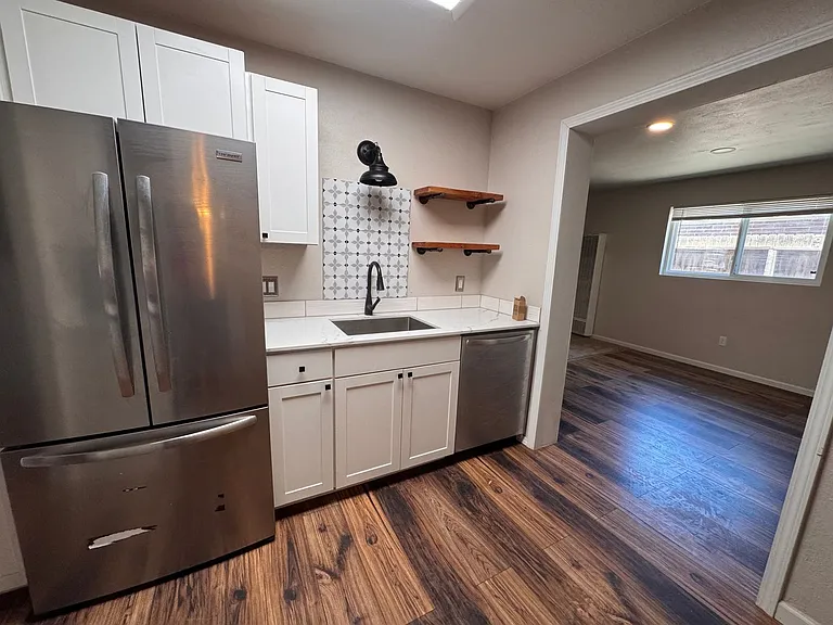 1109 Indiana St SE — Photo 10