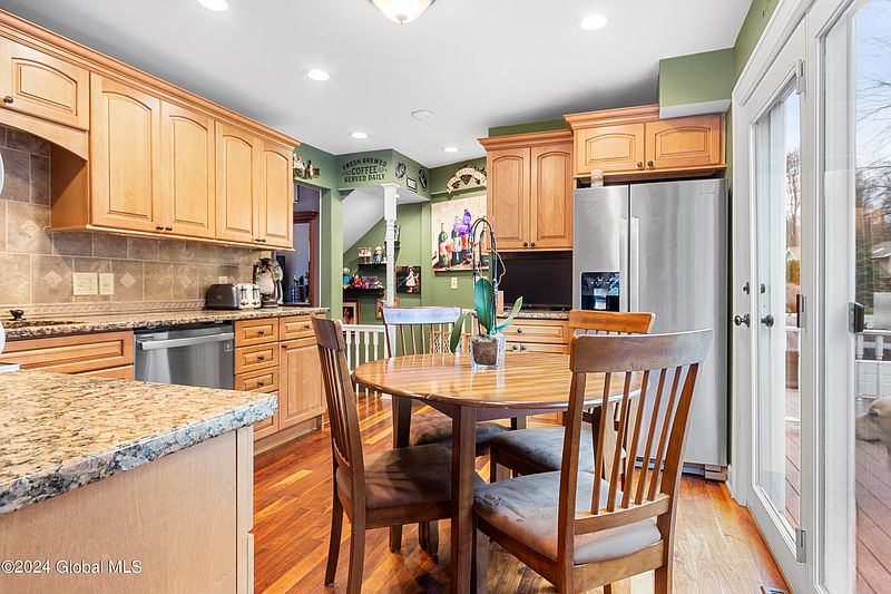 4th image of 630 Alexander Drive