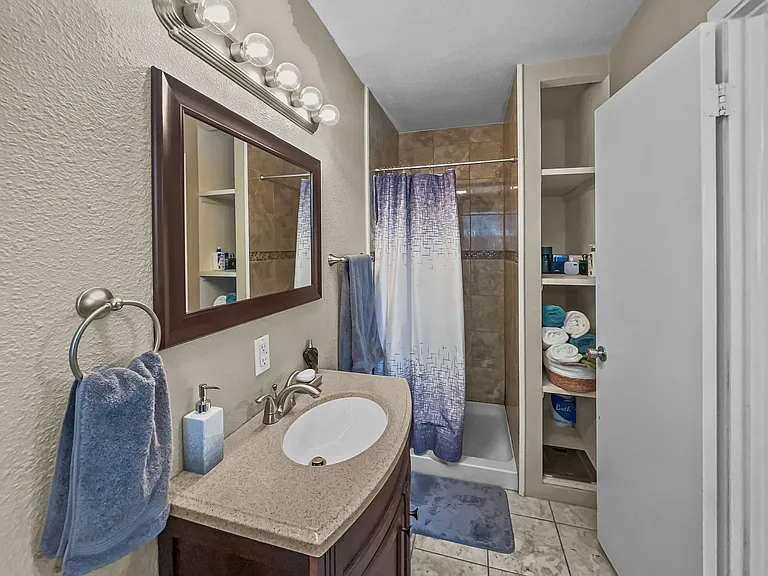 924 Meadow Mead Dr — Photo 13