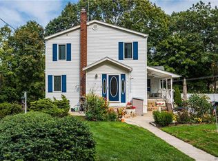 44 Hickory Pl, Northport, NY 11768