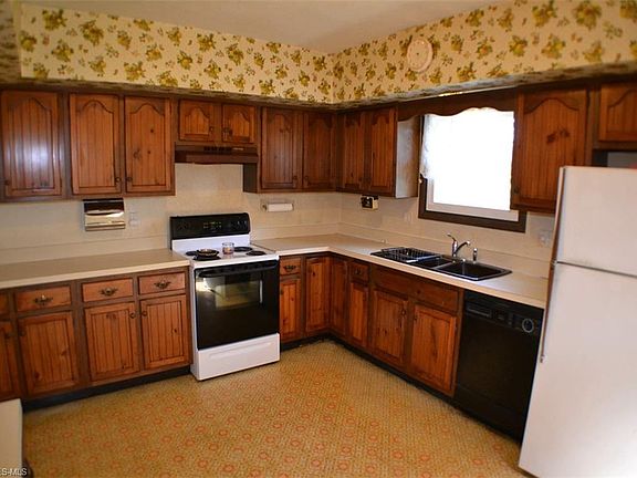 3rd image of 175 Bethesda Cir