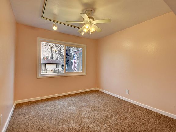 5th image of 3138 W Monterey Ave