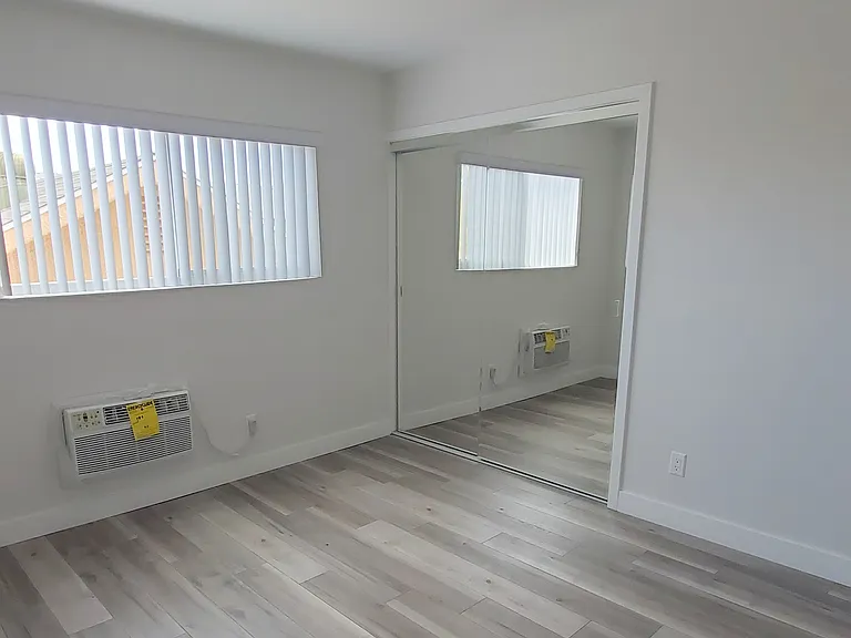 2315 N Frederic St #14 — Photo 14