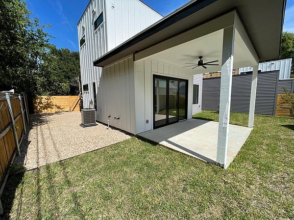 4th image of 4512 Mount Vernon Dr #B
