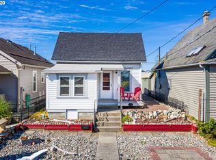 1106 4th St, Anacortes, WA 98221