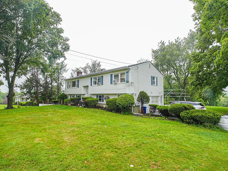 523 Treat Ln #1 — Photo 1