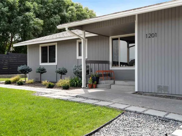 1201 9th St, Benton City, WA 99320