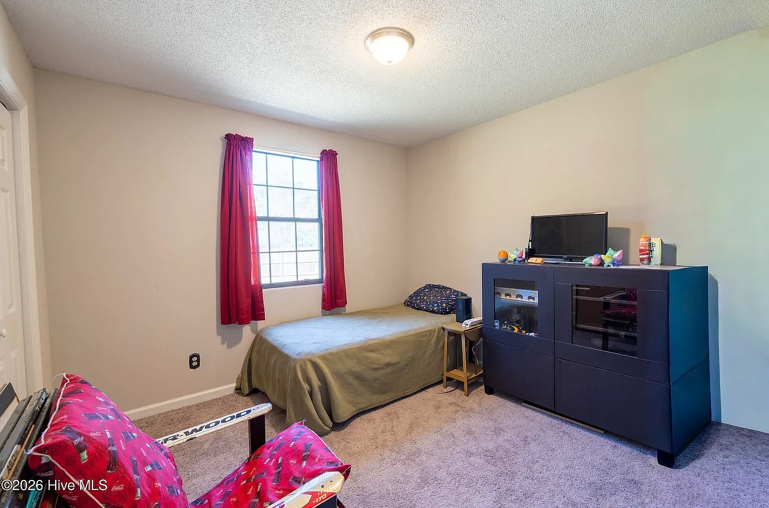 3 bed, 1379 sqft, $1,800 — Photo 4