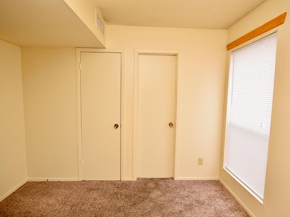 1st image of 1020 W McNeese St #B-12
