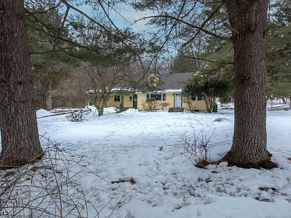 3rd image of 11 Winterwood Rd