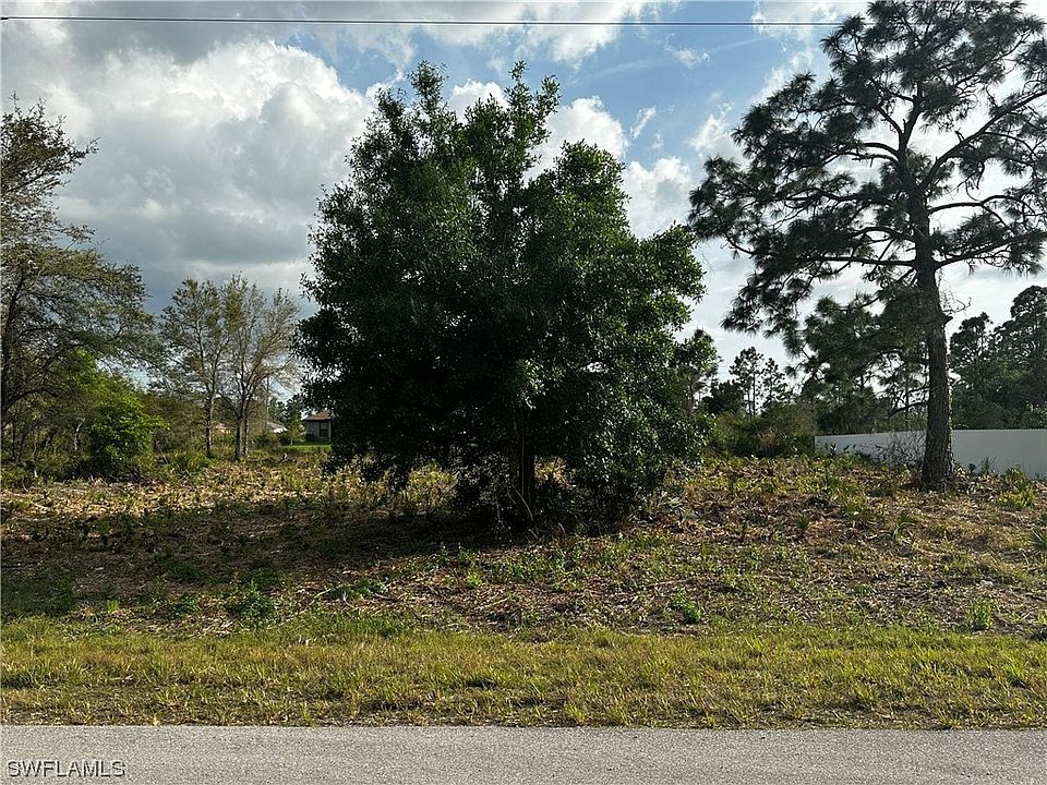 1st image of 489 Woodman Dr