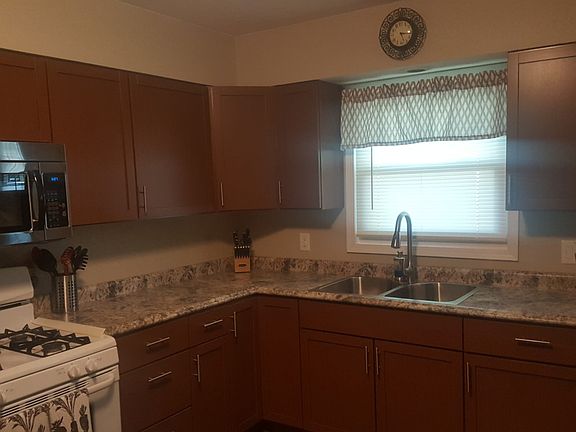 4th image of 713 4th Ave