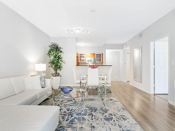 2nd image of 802 W Windward Way #206206