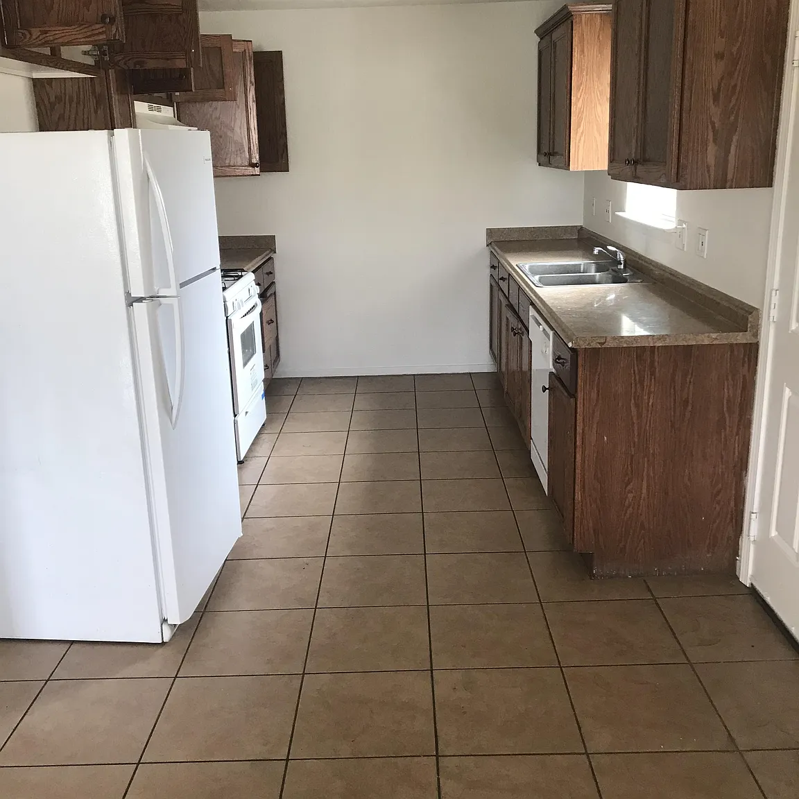 2007 S Wolters Ave photo 1