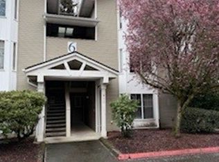 2001 120th Pl SE APT 6-104, Everett, WA 98208
