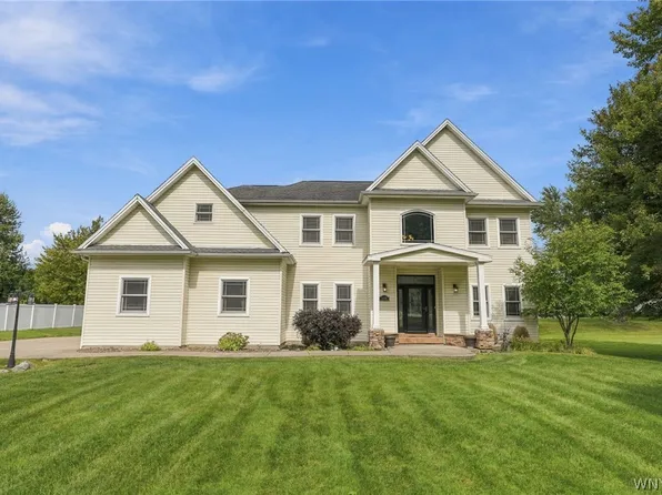 7526 Milestrip Rd, Orchard Park, NY 14127